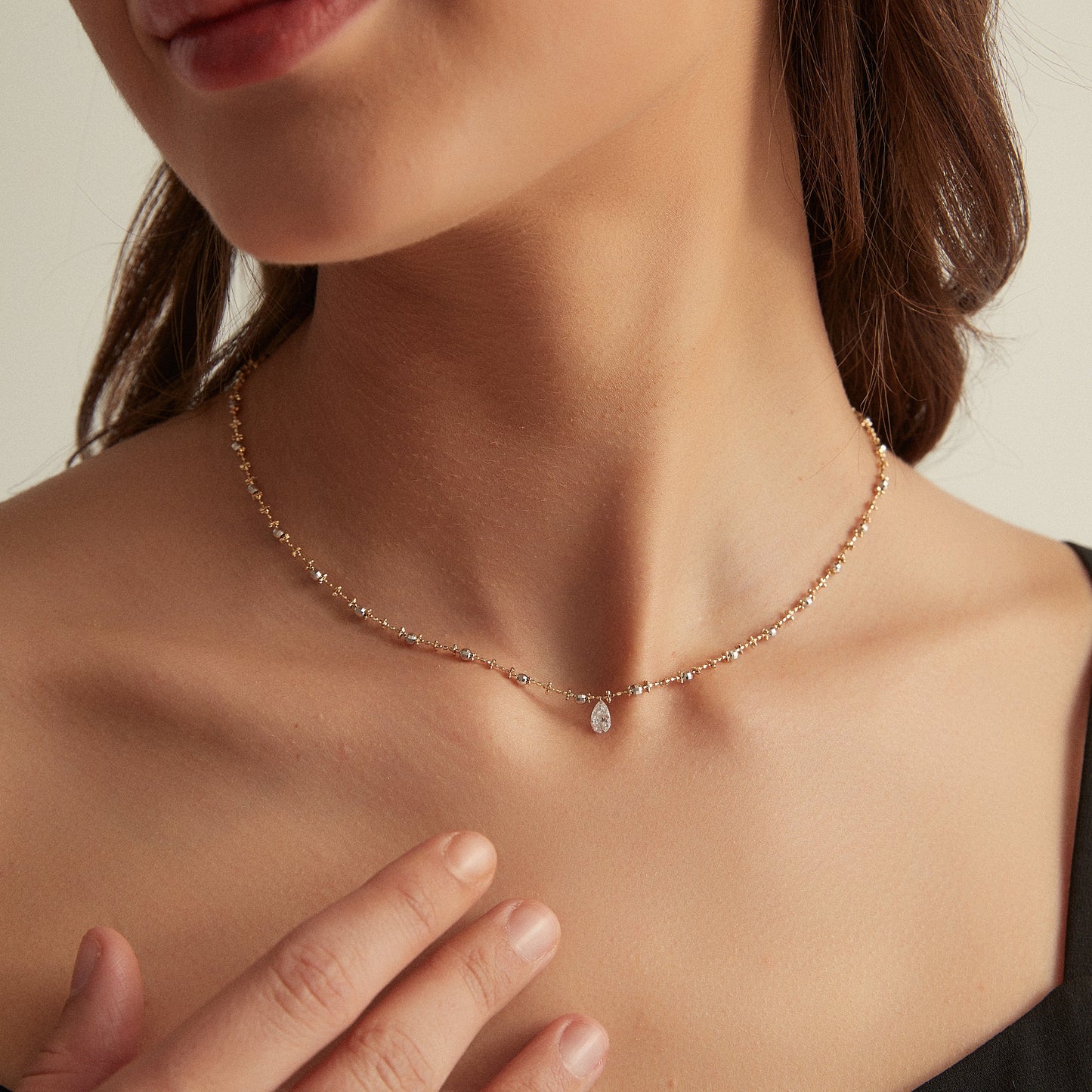 Pear-Shaped Floating Diamond Lace Necklace
