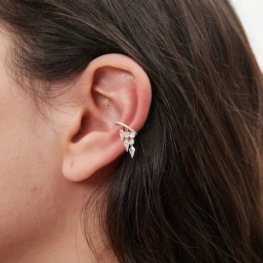 A detailed macro close-up focusing on the master craftsmanship of the White Diamond Threaded Stud. The photograph reveals the precise alignment of the 0.08ctw white diamonds and the exceptional VVS-VS clarity of each stone. The high-definition image emphasizes the architectural grace and quality of LTM Jewels, showcasing the high-polish finish of the 18K solid gold setting. This view is essential for appreciating the absolute light and fire captured in this minimalist design.