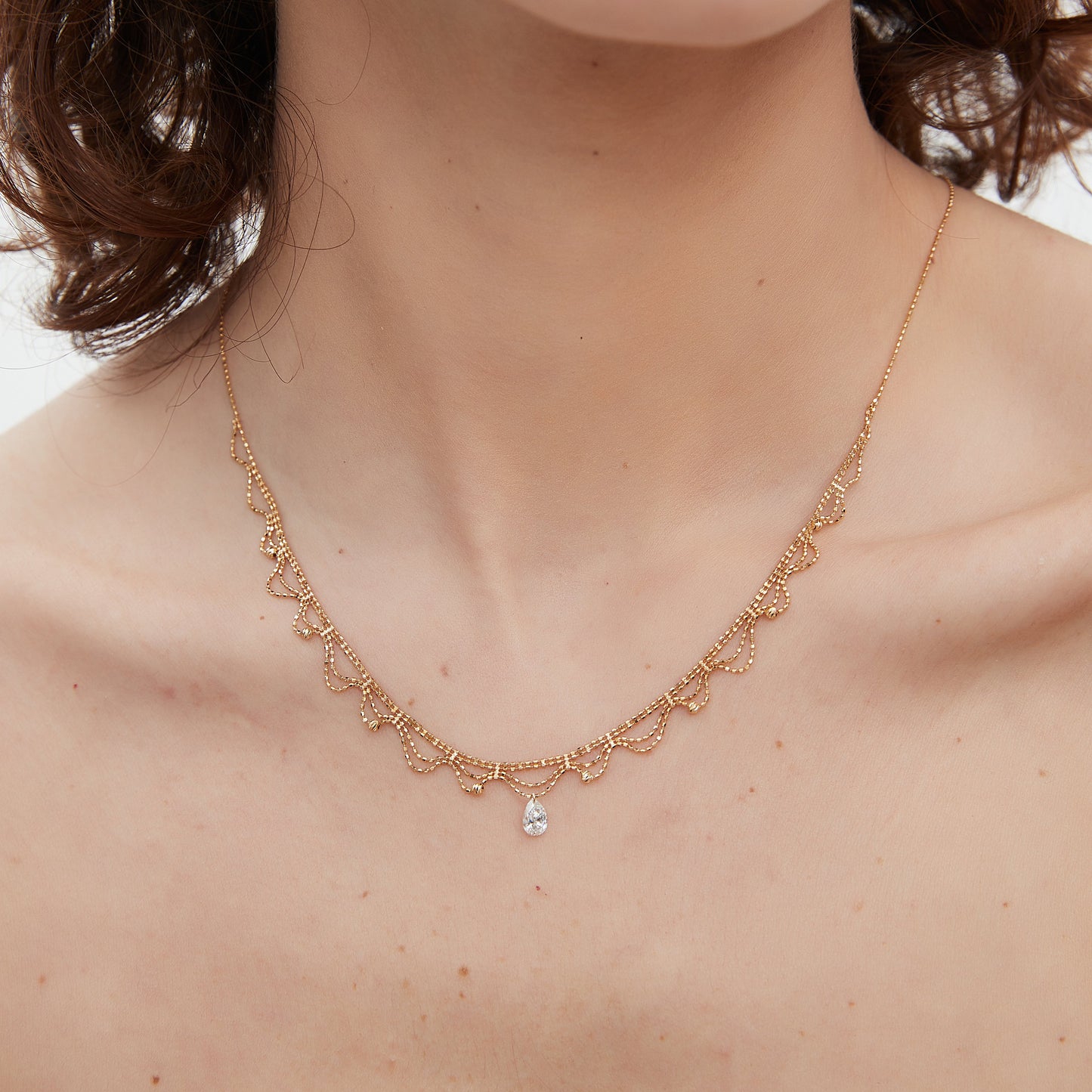 Pear-Shaped Floating Diamond Lace Necklace