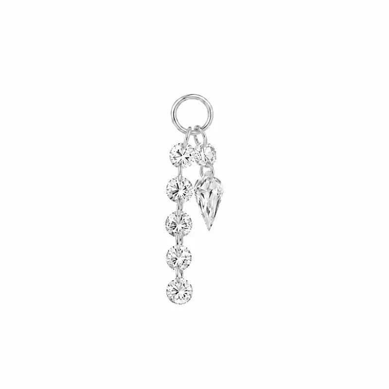 18K solid gold asymmetric kite and round diamond connecting charm featuring two suspended floating diamond strands from LTM Jewels’ Celestial Drift collection. One strand showcases five cascading round lab-grown diamonds while the second strand pairs a round diamond with an elongated kite-cut diamond silhouette.
