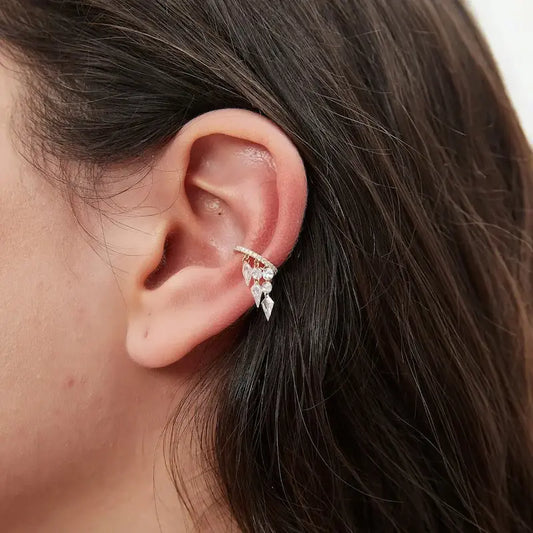 A detailed macro close-up focusing on the master craftsmanship of the White Diamond Threaded Stud. The photograph reveals the precise alignment of the 0.08ctw white diamonds and the exceptional VVS-VS clarity of each stone. The high-definition image emphasizes the architectural grace and quality of LTM Jewels, showcasing the high-polish finish of the 18K solid gold setting. This view is essential for appreciating the absolute light and fire captured in this minimalist design.